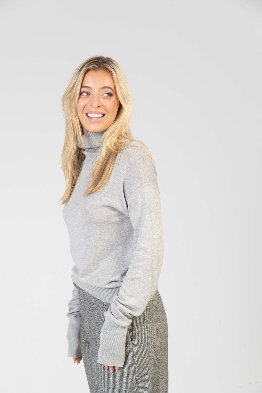 Amber – Dünner Cashmere Seide Rollkragenpullover - Grau