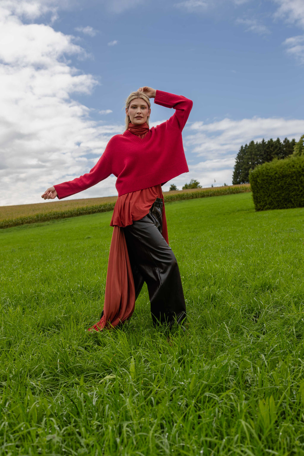 Ava – Chunky Cashmere V-Neck Pullover - Granatapfelrot