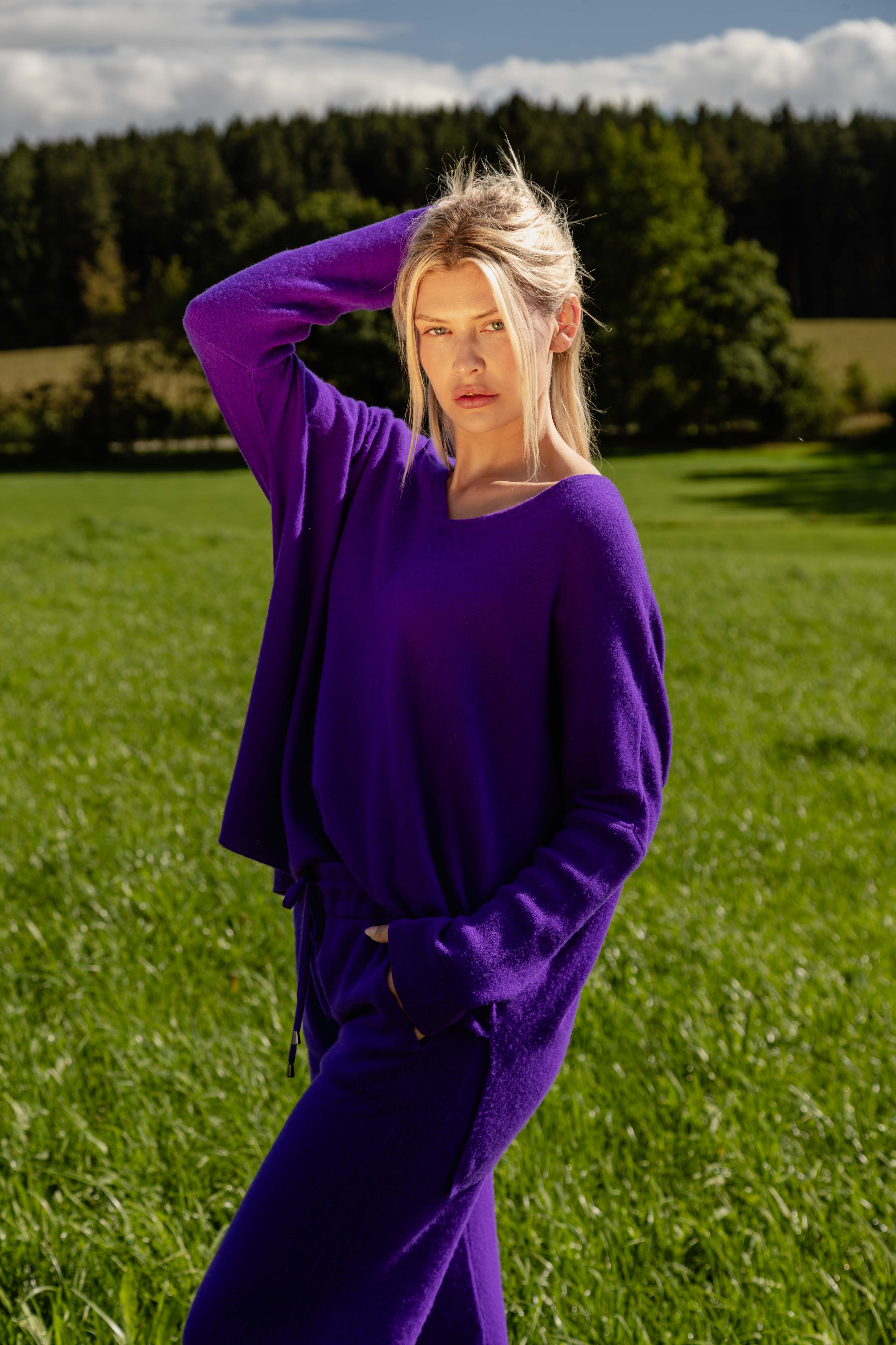 ANOUK - Cashmere V-Neck Oversized Pullover - Violett