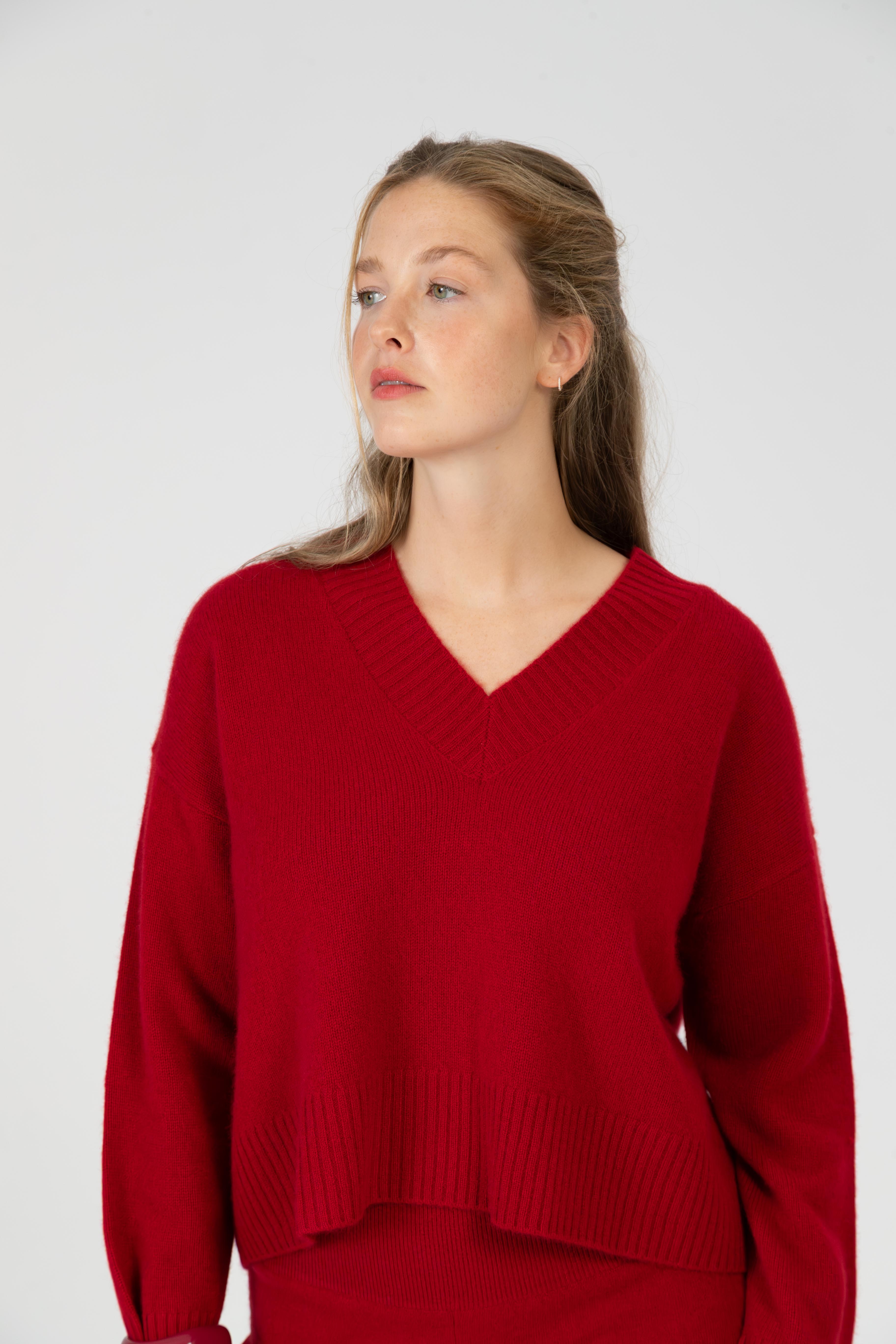 Ava – Chunky Cashmere V-Neck Pullover - Granatapfelrot