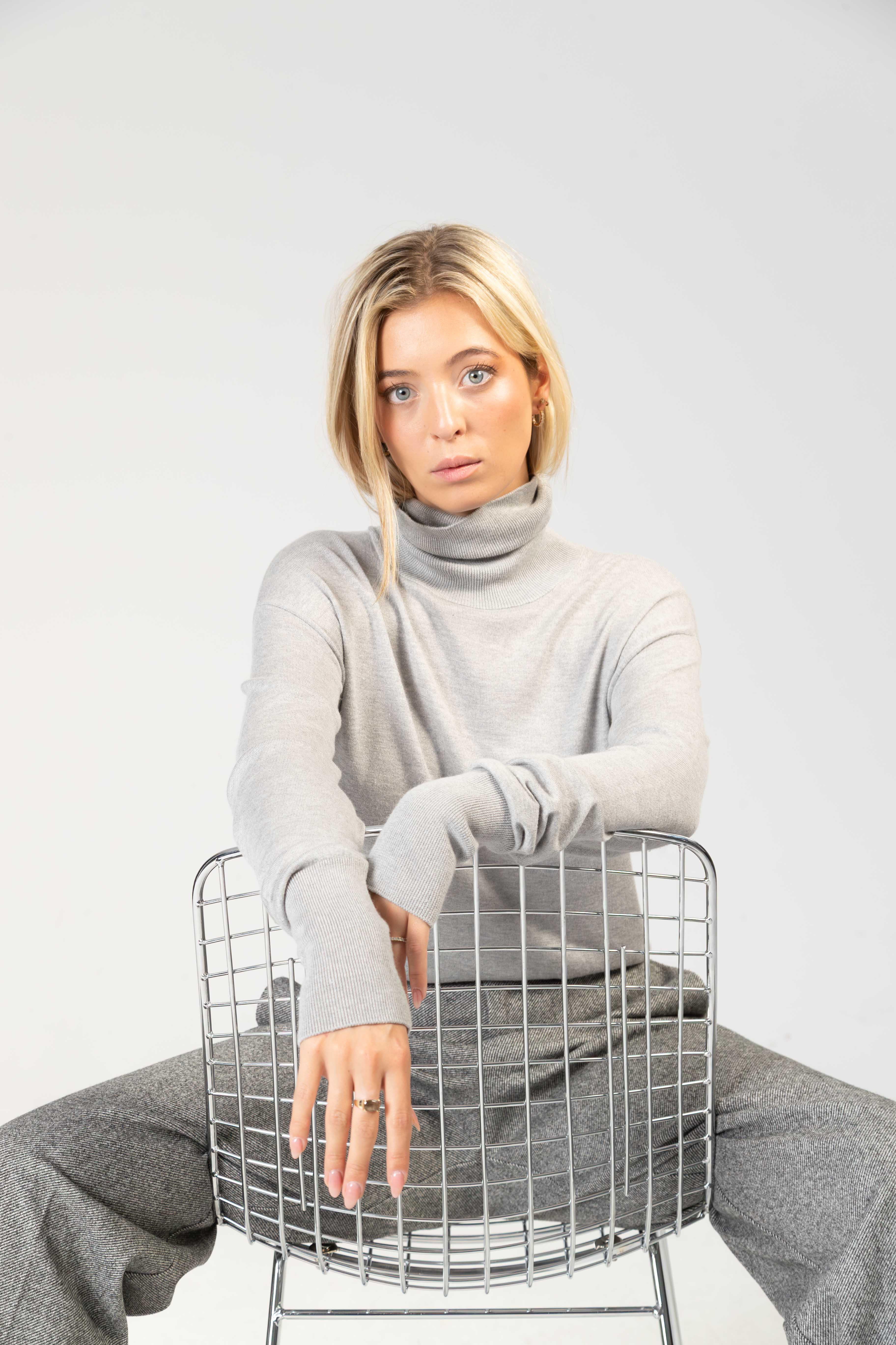Amber – Dünner Cashmere Seide Rollkragenpullover - Grau