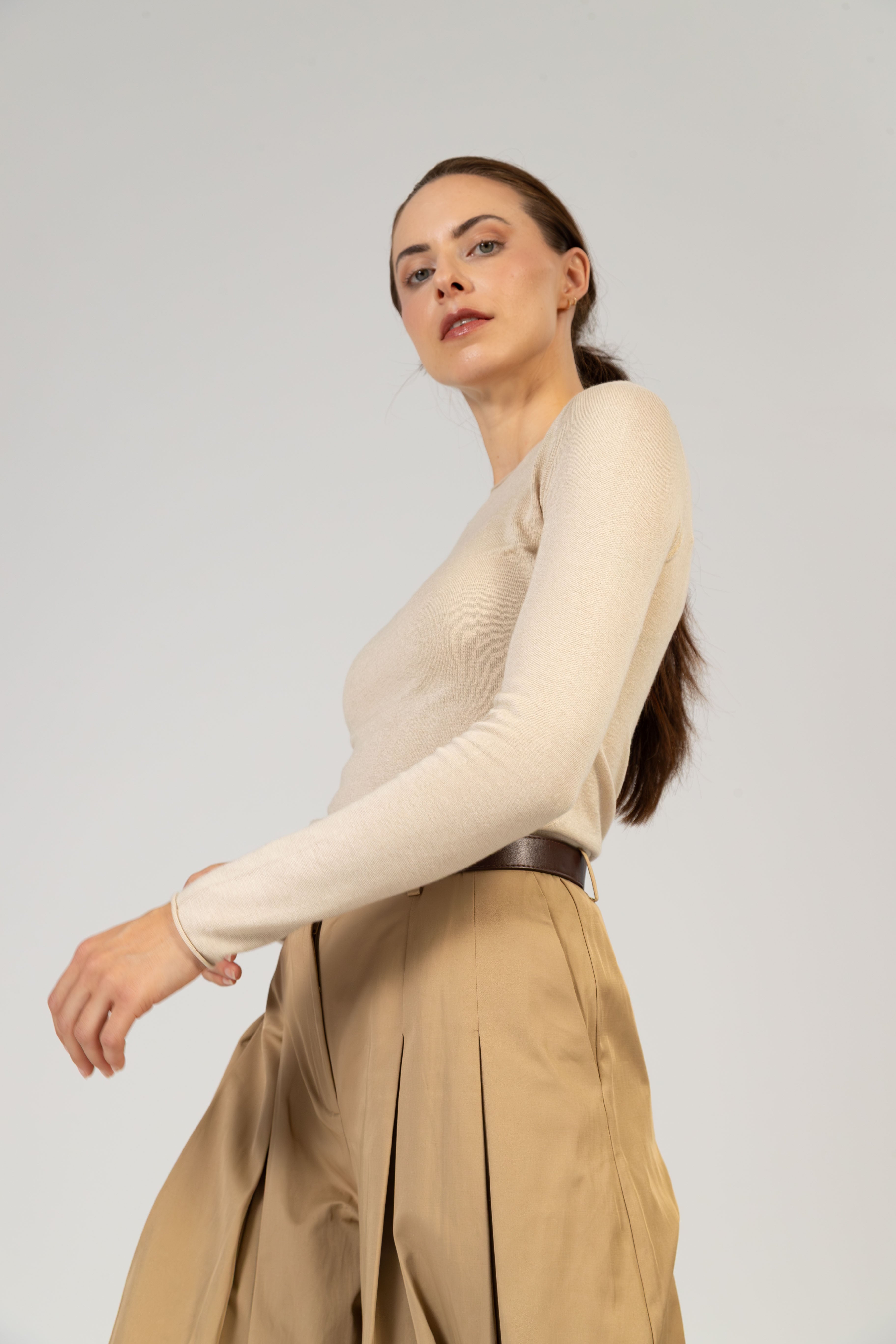 Annabelle – Cashmere Seide Top mit U-Boot-Ausschnitt - Beige
