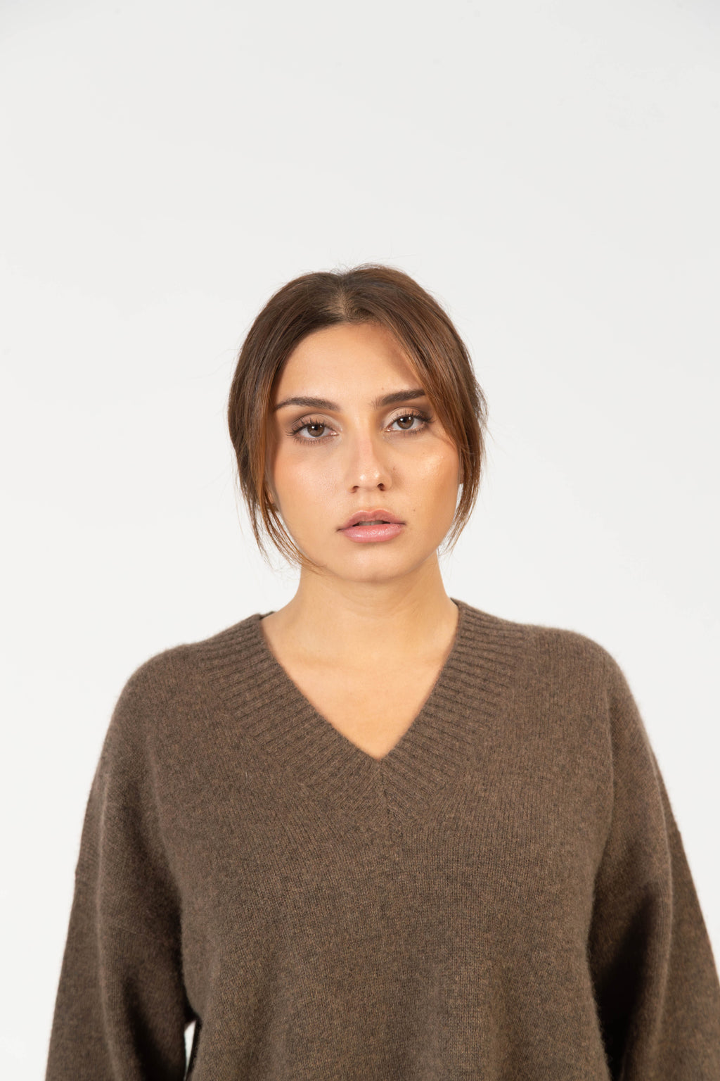Ava – Chunky Cashmere V-Neck Pullover - Espresso Mélange