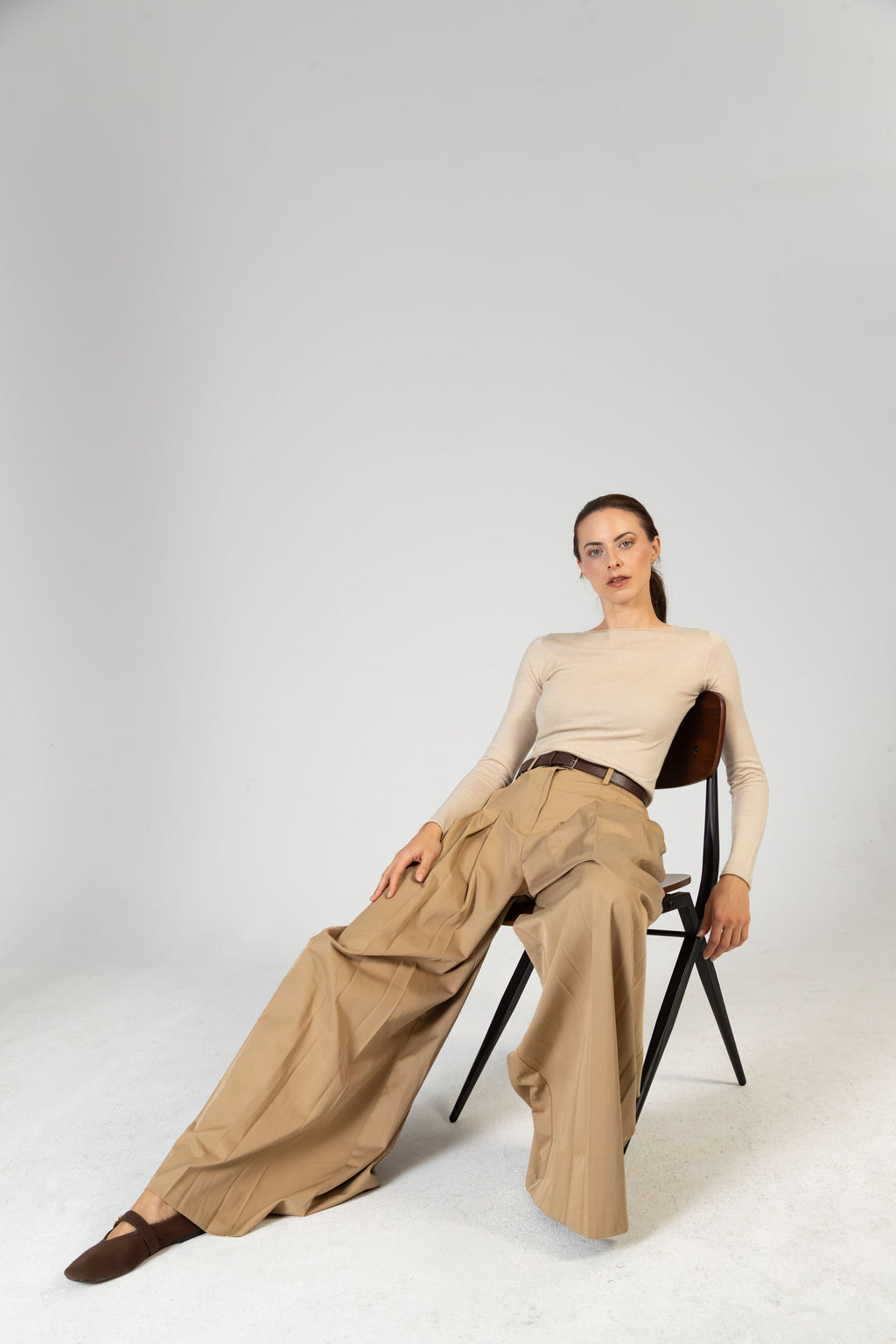 Annabelle – Cashmere Seide Top mit U-Boot-Ausschnitt - Beige