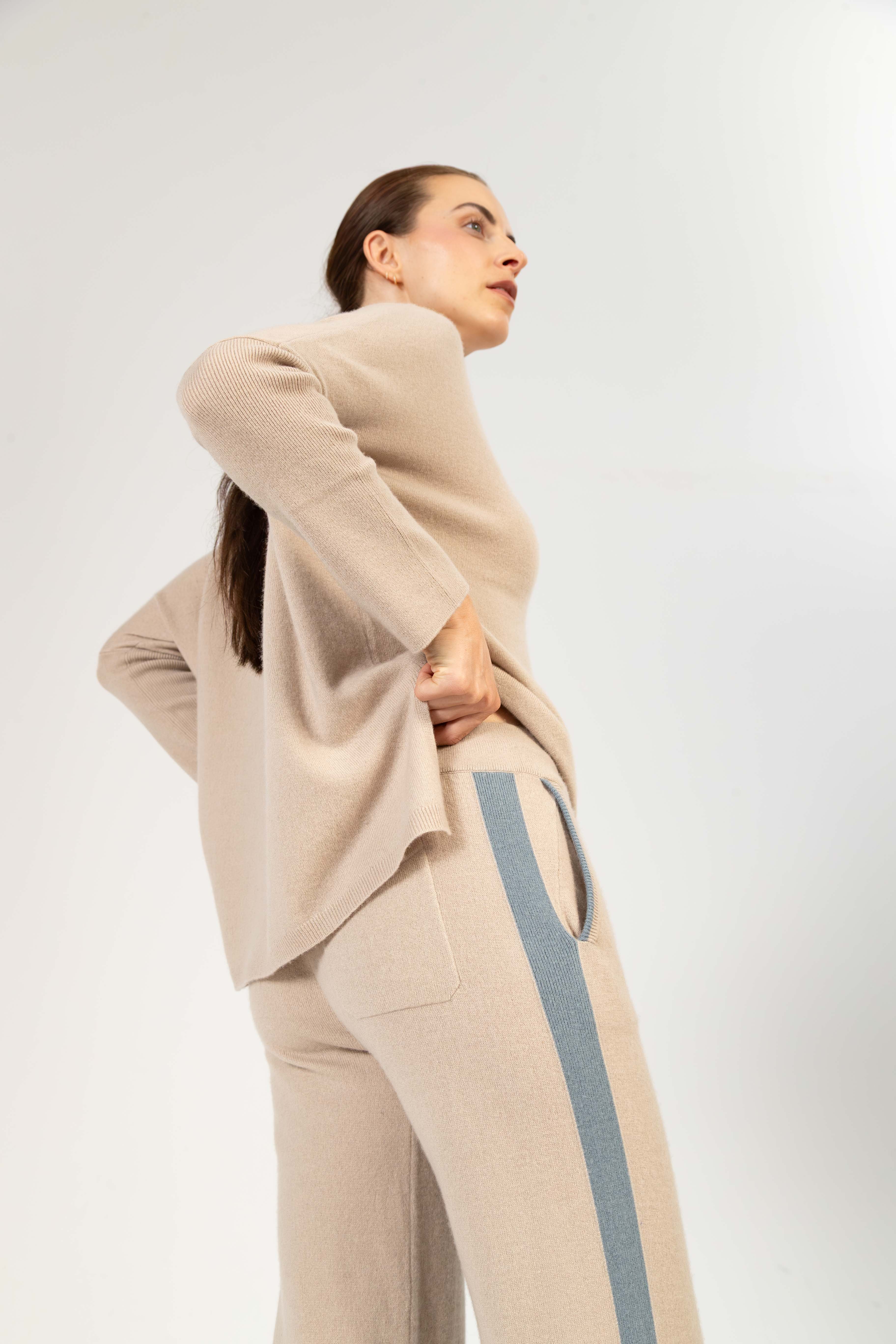 ANOUK - Cashmere V-Neck Oversized Pullover - Beige