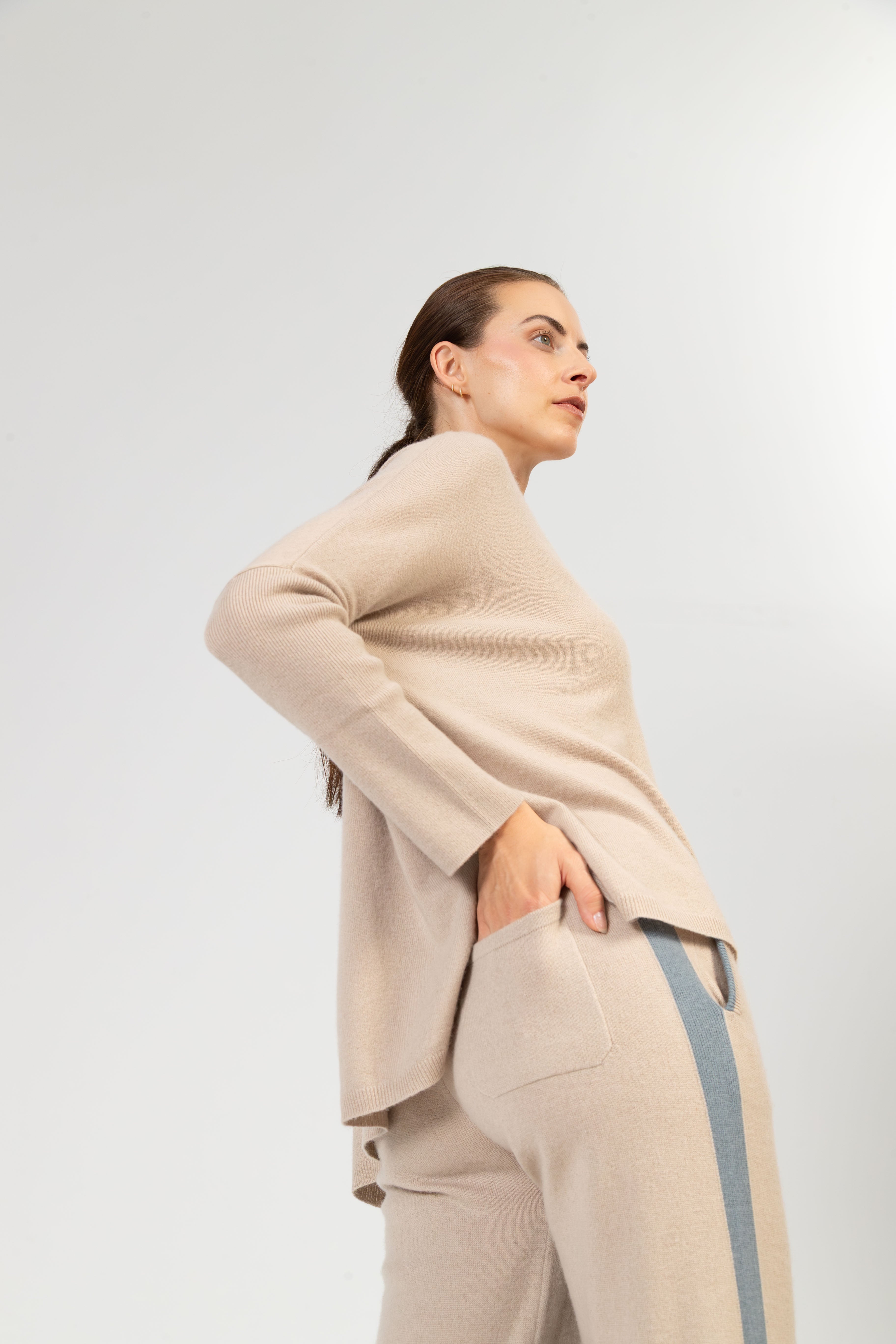 ANOUK - Cashmere V-Neck Oversized Pullover - Beige