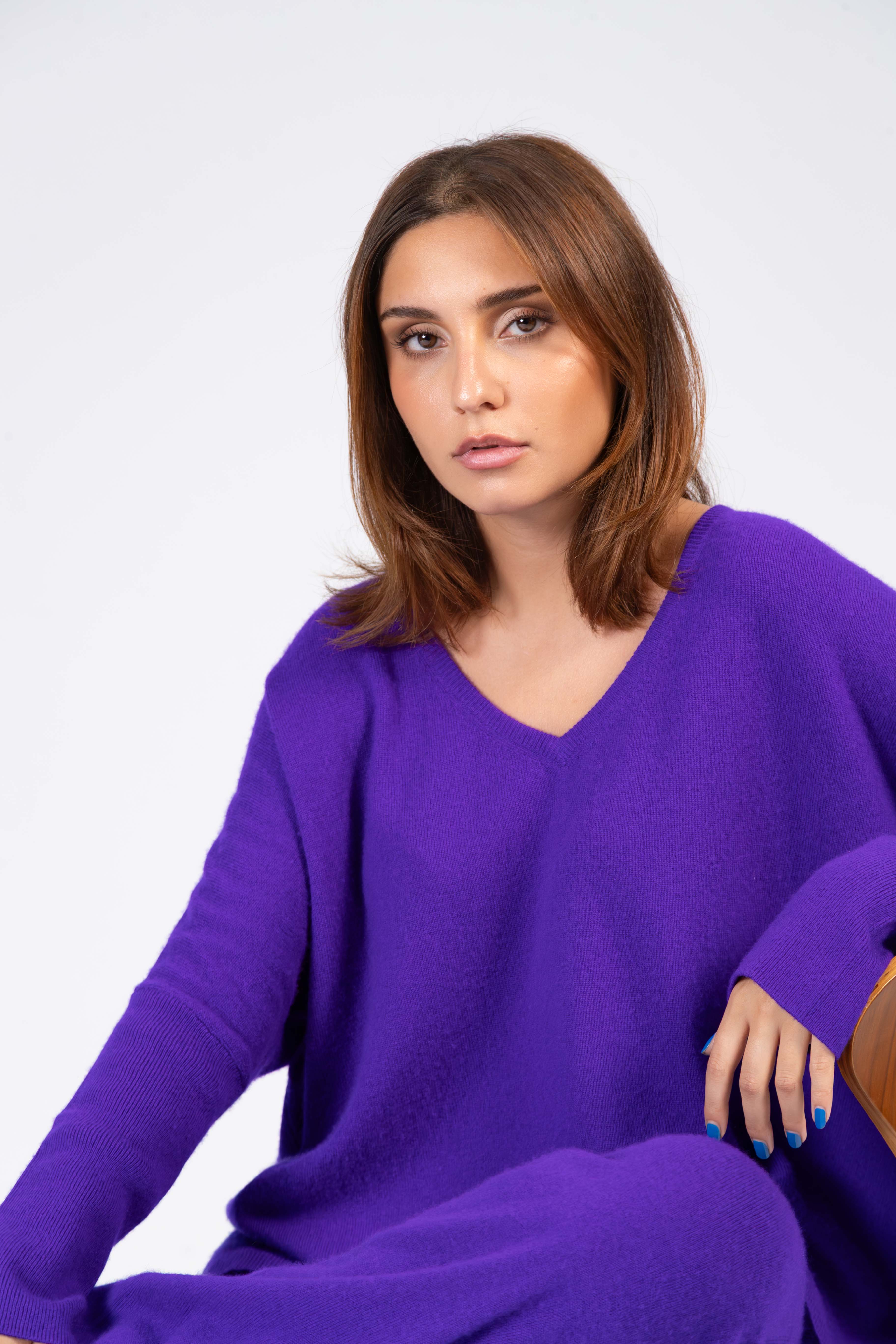 ANOUK - Cashmere V-Neck Oversized Pullover - Violett