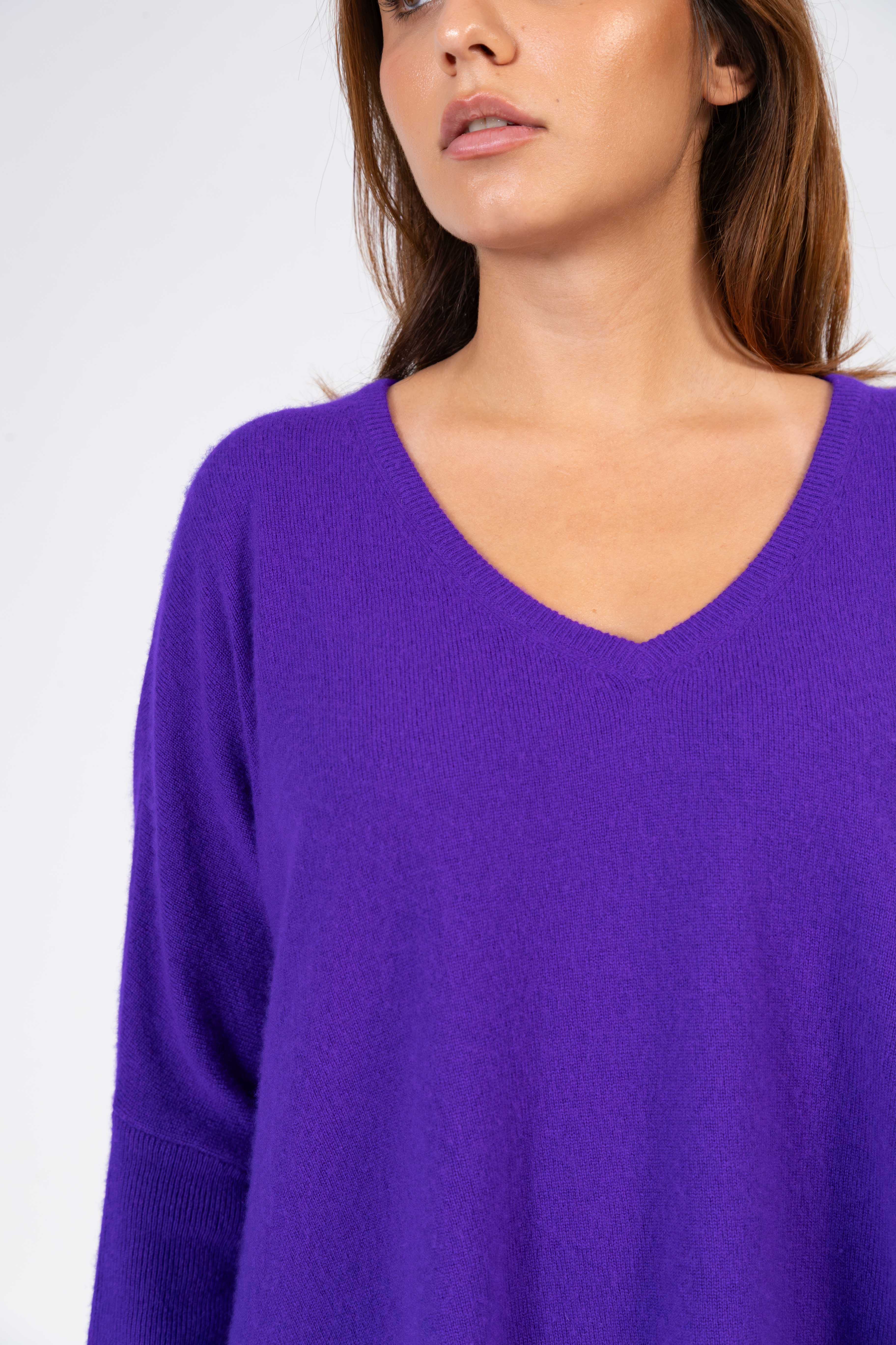 ANOUK - Cashmere V-Neck Oversized Pullover - Violett