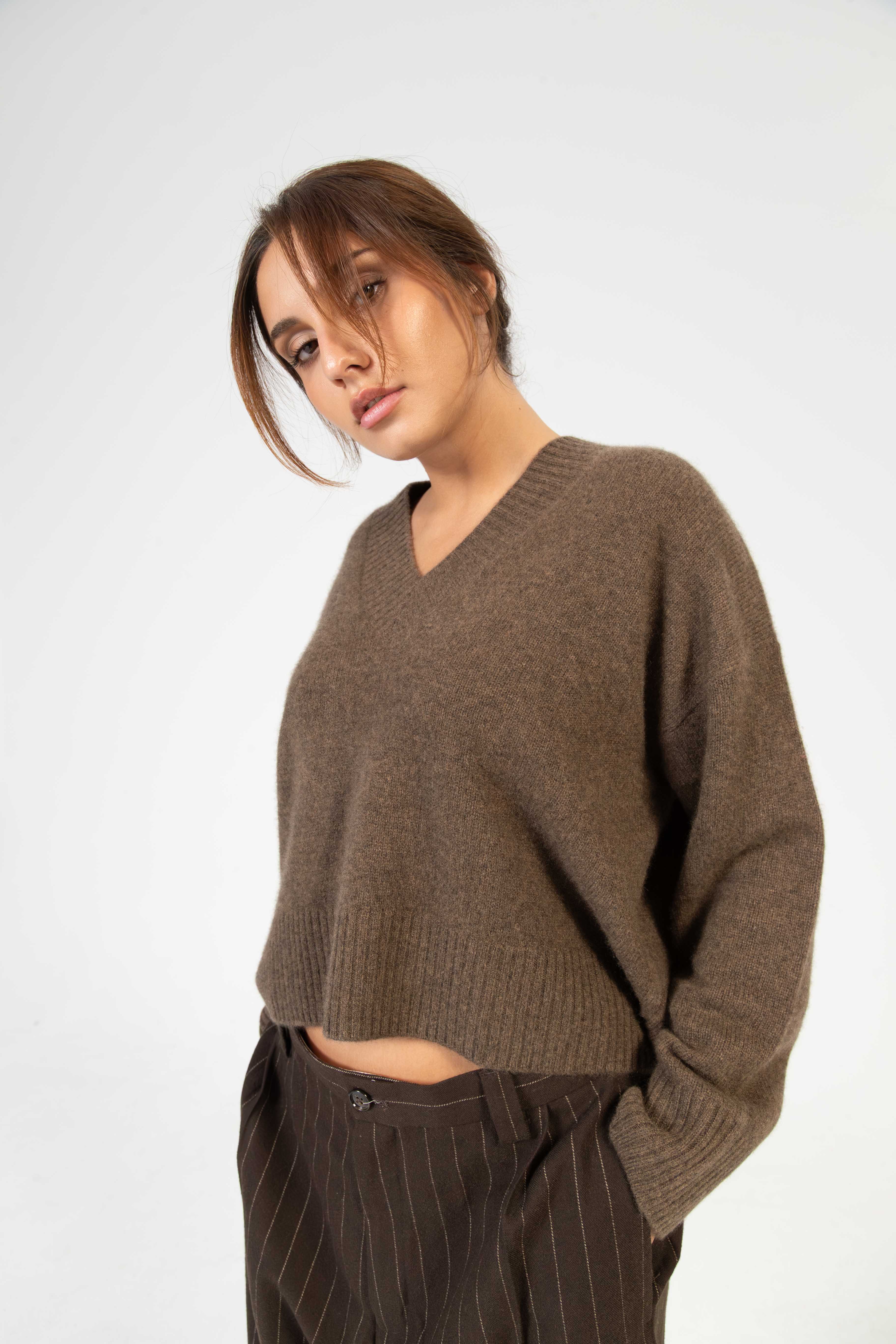 Ava – Chunky Cashmere V-Neck Pullover - Espresso Mélange