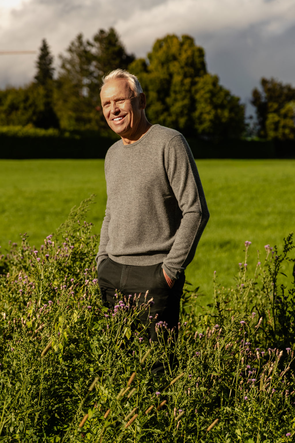 Adrian – Cashmere Klassischer Rundhals-Pullover – Anthrazit