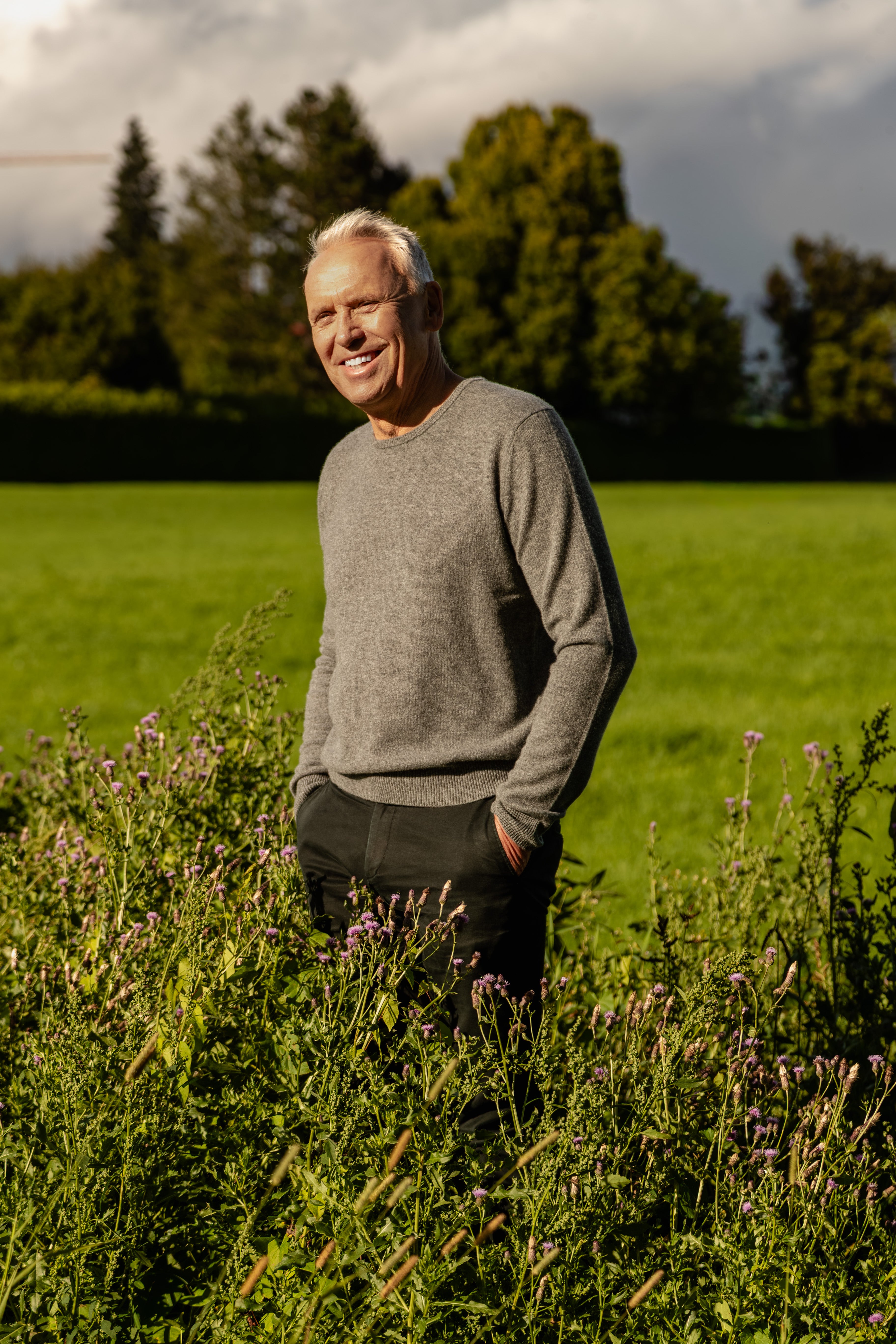 Adrian – Cashmere Klassischer Rundhals-Pullover – Anthrazit